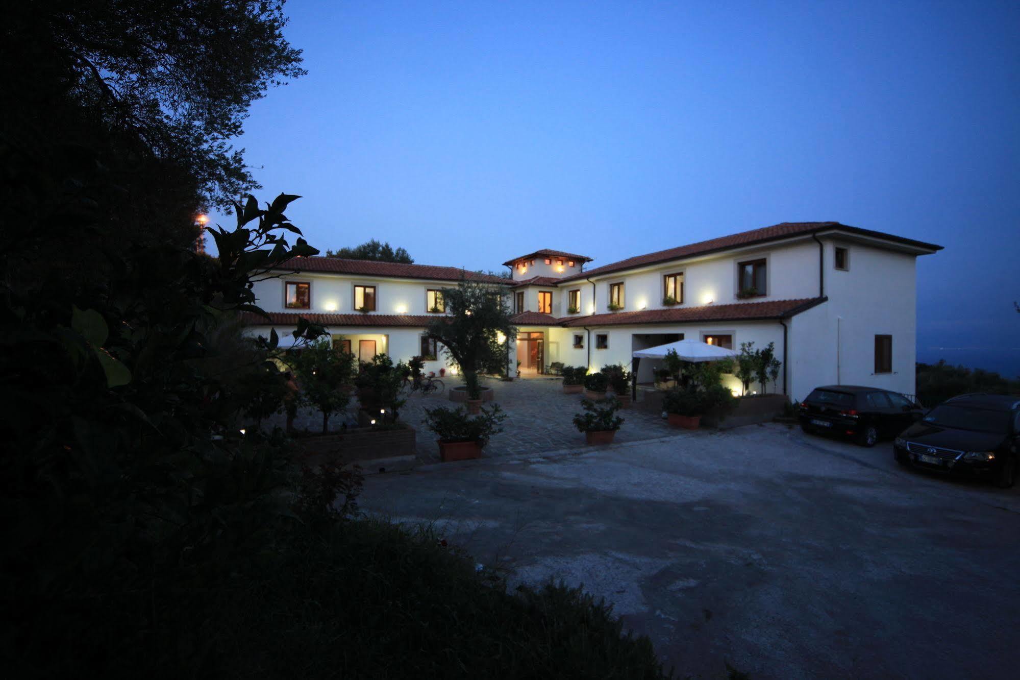 Tenuta Terre Di Bosco Oasi Di Relax Nel Cilento Сан-Джованни-а-Пиро Экстерьер фото